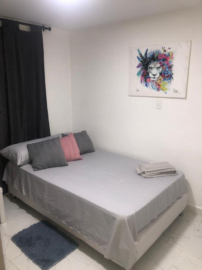 Habitacion Privada Hostel 790 Медельин Экстерьер фото